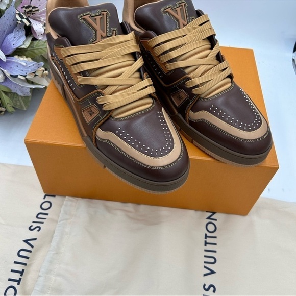 Men’s Louis Vuitton trainer sneaker size 11 fits 13 US made in Italy.RARE FIND! - Picture 3 of 11